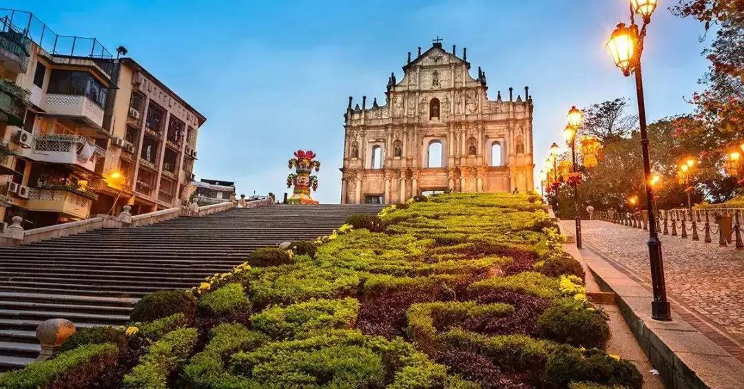 澳门时光印记，历史与现代的交融之光